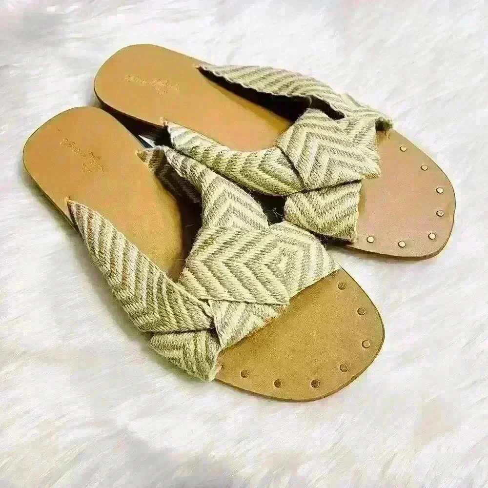 Women's Louise Chevron Print Knotted Slide Sandals - Universal Thread Tan 7.5